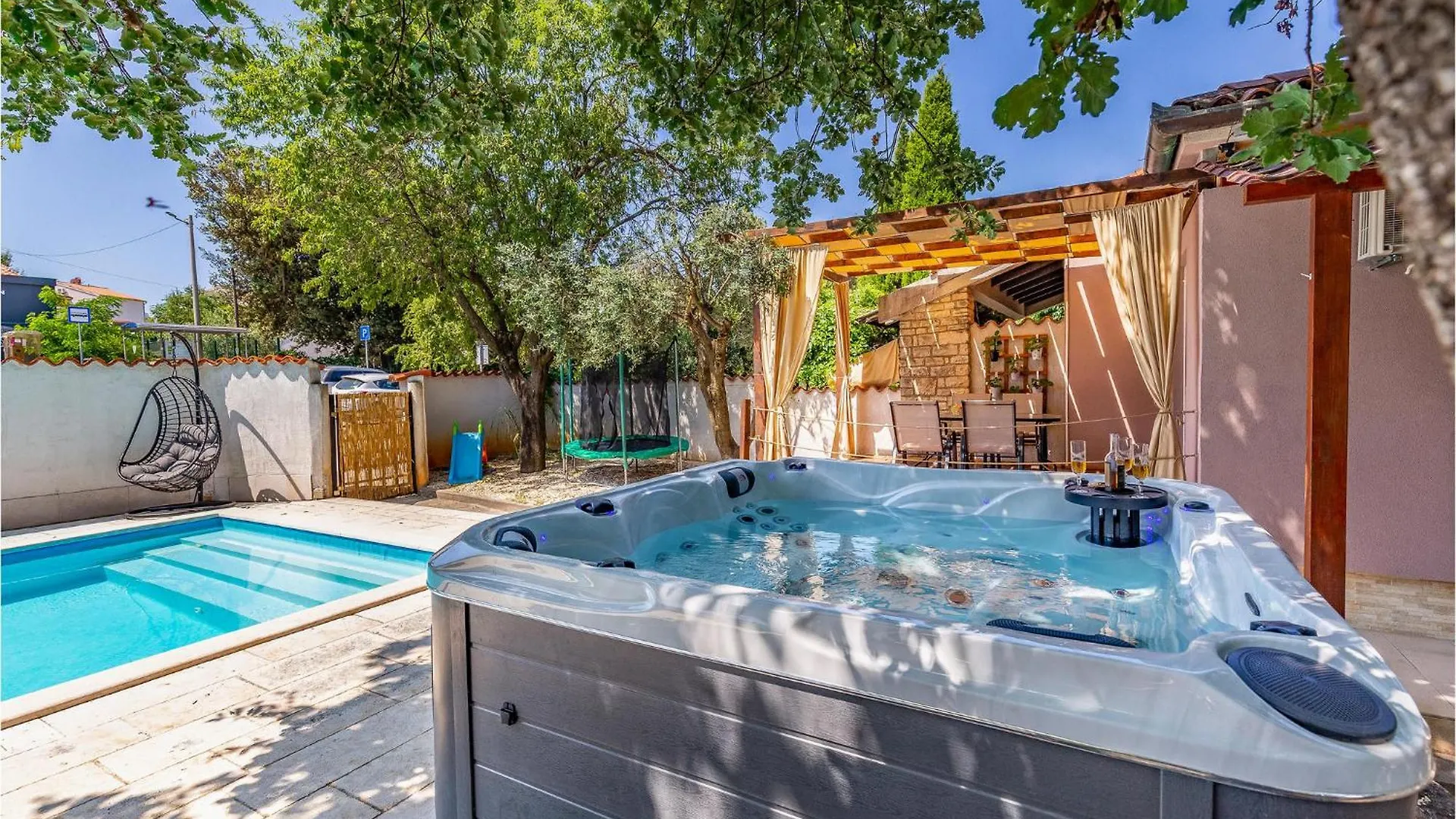 Gorgeous Home In Pula With Wifi 0*,