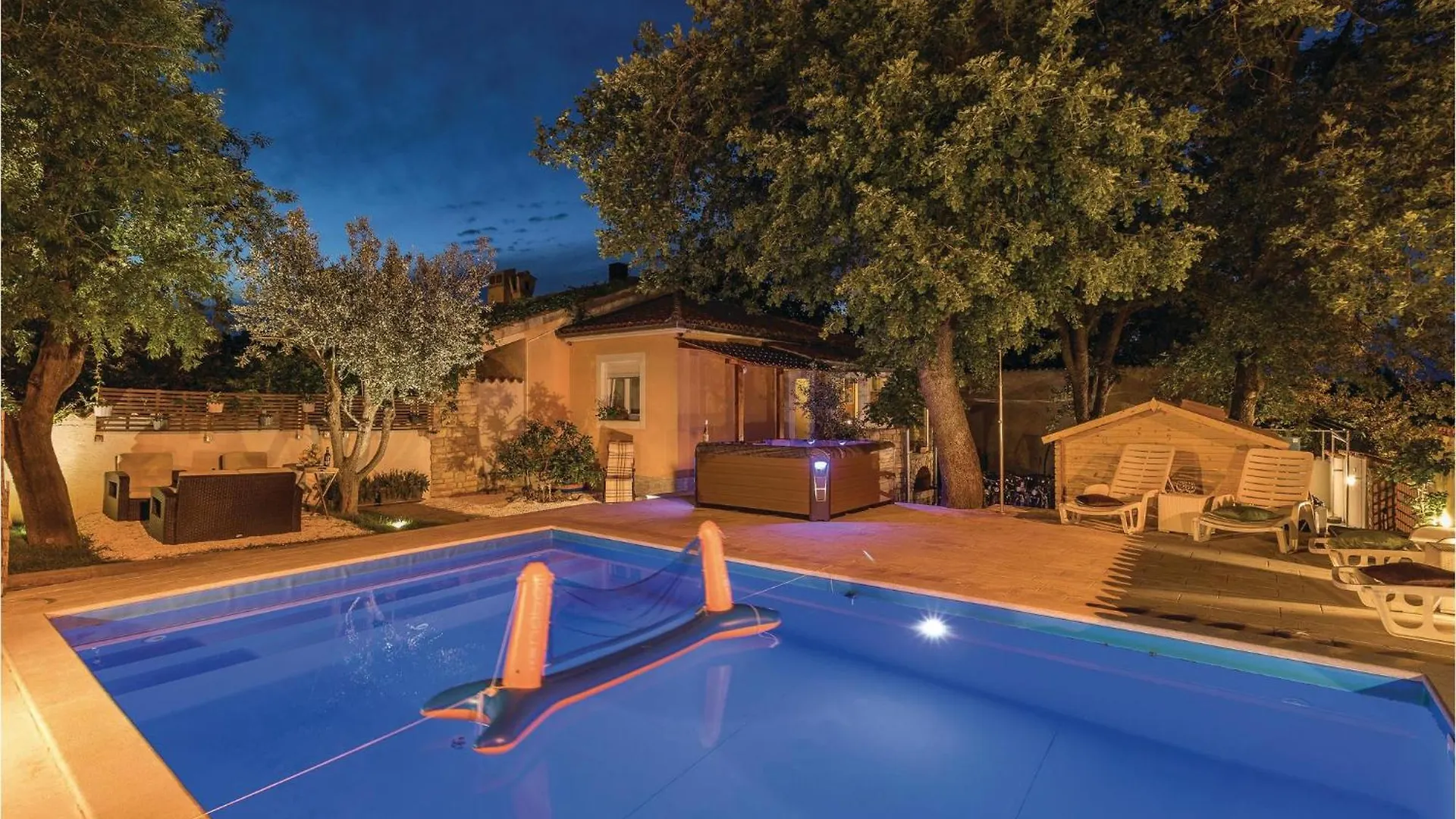 Gorgeous Home In Pula With Wifi 0*,  Croatia