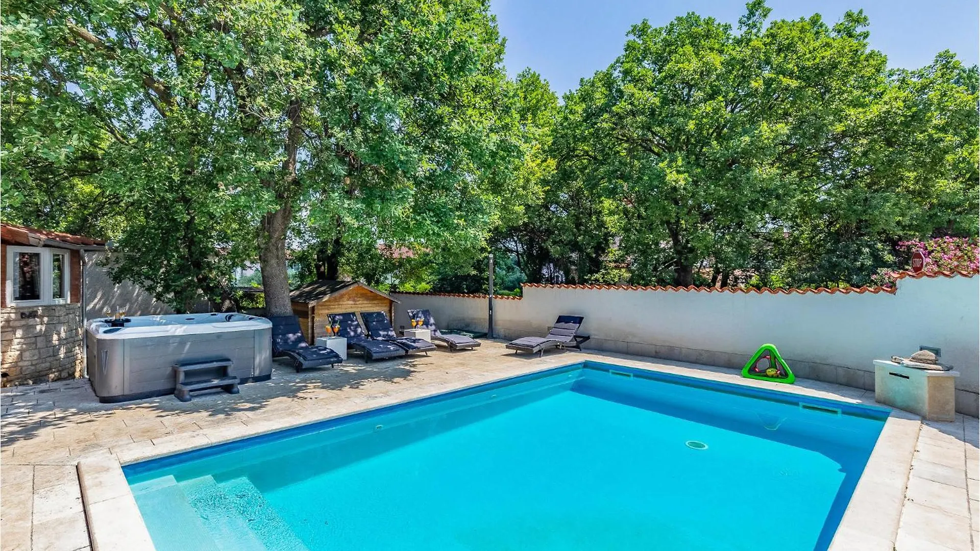 Gorgeous Home In Pula With Wifi Holiday home