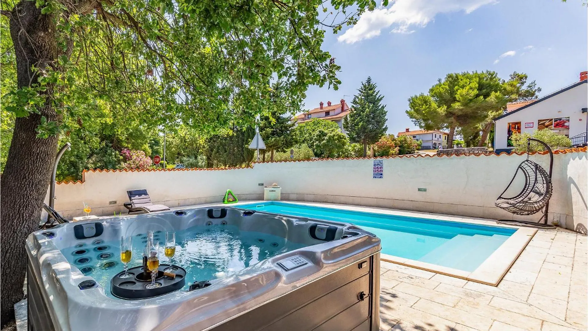 Gorgeous Home In Pula With Wifi