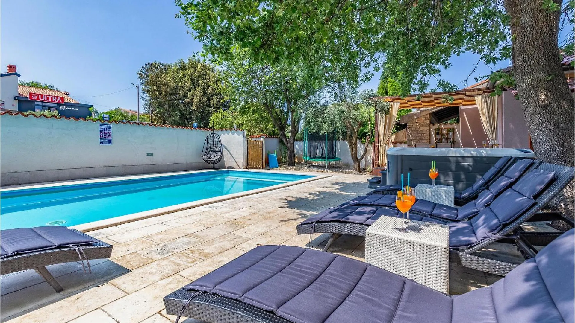 Gorgeous Home In Pula With Wifi